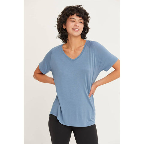 SHORT-SLEEVE V-NECK TOP: GRAY BLUE